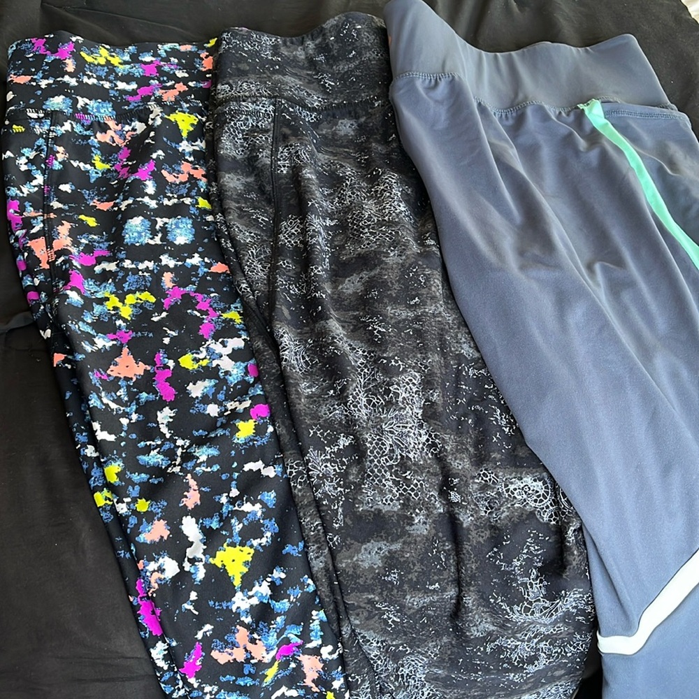 Lot of 3 livi brand leggings